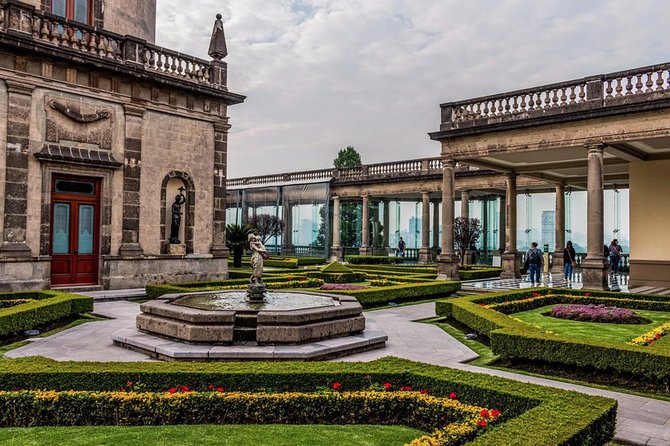 Private Walking Tour Anthropology Museum & Chapultepec Castle - Altar a la Patria: a quick stop with big historical context