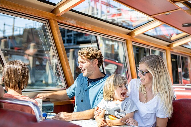 Rijksmuseum Amsterdam and Canal Cruise with Snackbox - What the cruise experience feels like on the water