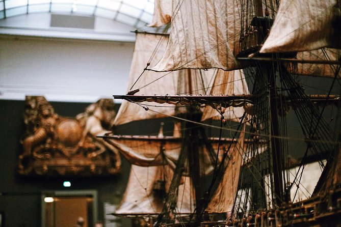 Rijksmuseum Amsterdam Exclusive Guided Tour w/ Reserved Entry - Private vs semi-private: choose based on how you like to travel