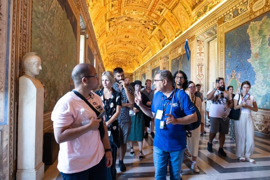 Rome: Breakfast & Tour of Vatican Museums & Sistine Chapel - Sistine Chapel Timing and Silence: How the Guide Changes the Experience