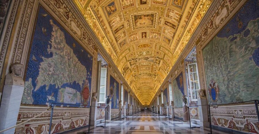 Rome: Early-Entry Vatican Museums & Sistine Chapel Tour - Meeting point and first 30 minutes: where to be and what to expect
