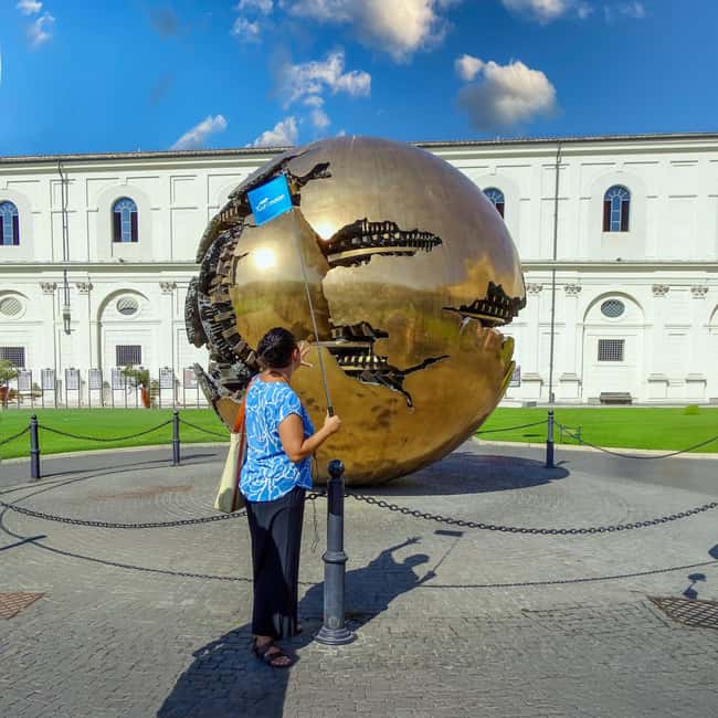 Rome: Skip the line Vatican Museums & Sistine Chapel Tour - Cortile del Belvedere: Sculpture stops that connect to Michelangelo