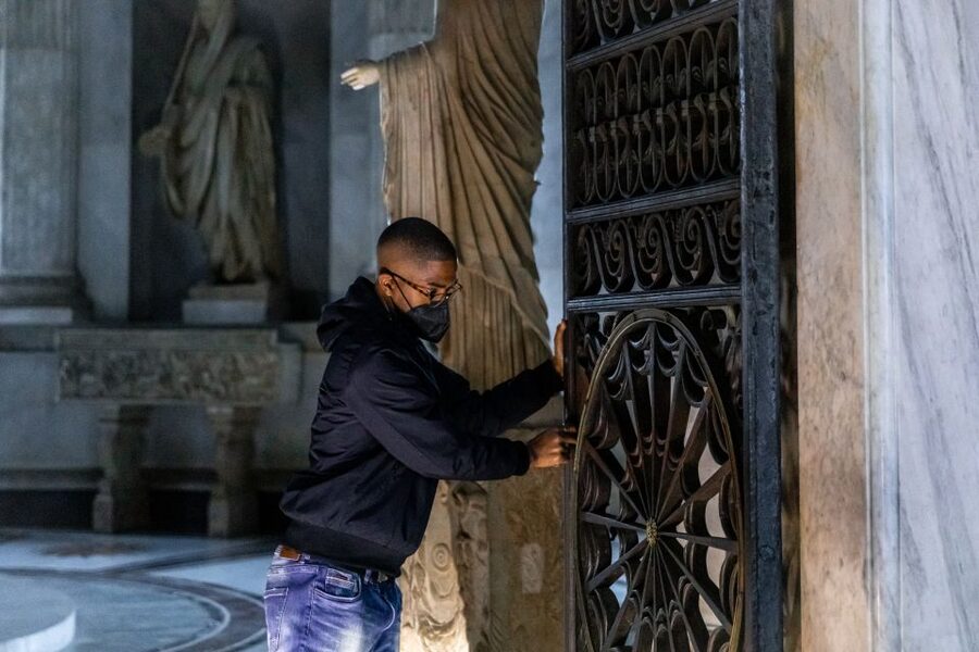 Rome: Turning the Lights on at the Vatican Museums - What you might miss on the guided route (and how to handle it)