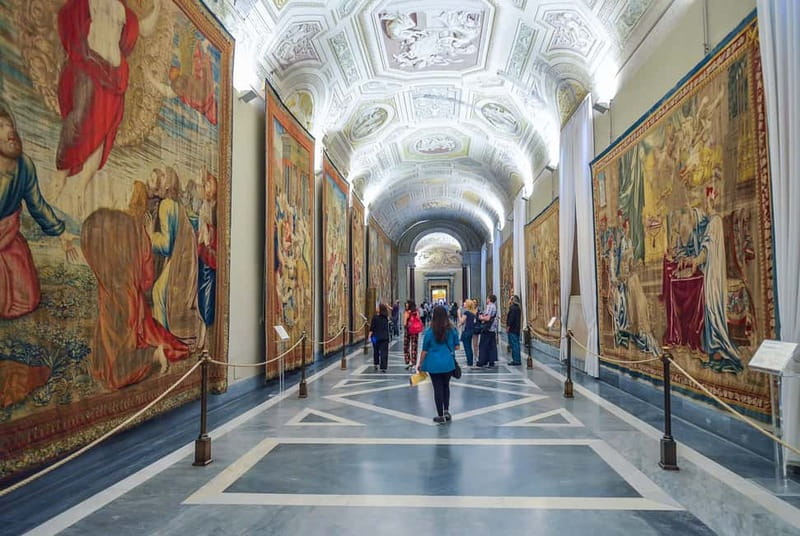 Rome: Vatican Museums & Sistine Chapel Guided Tour - Expert-guided pacing: what “small or private” changes