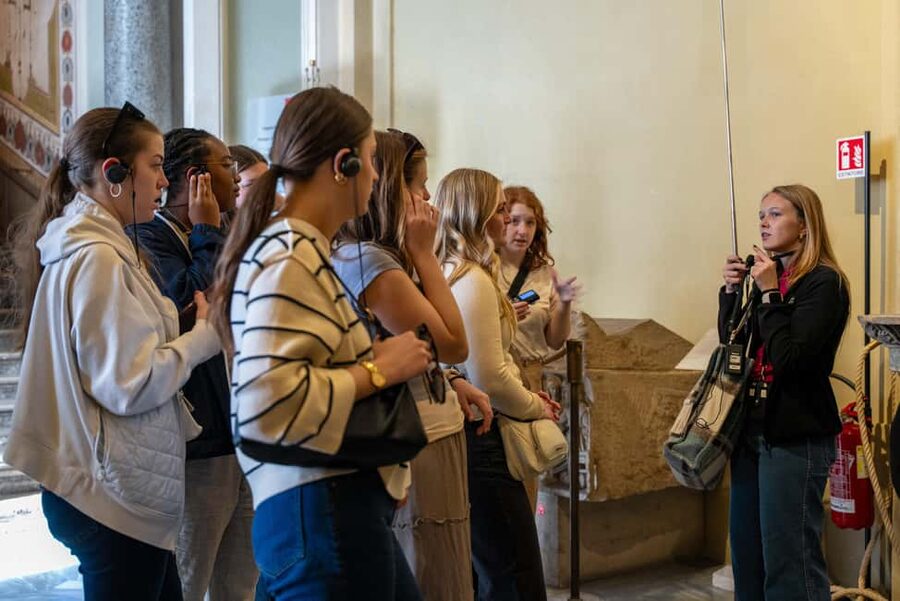 Rome: Vatican Museums & Sistine Chapel Tour with Fast Entry - Raphael Rooms: Renaissance masterpieces inside the Vatican Museums flow