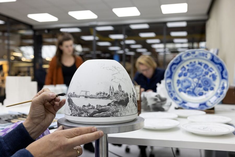 Royal Delft: Delftblue Factory and Museum - Entering from Delft: how to time your visit from Amsterdam, The Hague, or Rotterdam