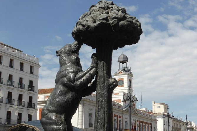 Royal Palace & Prado Museum Skip the Line Guided Tour - Puerta del Sol and Madrid de los Austrias: the details that make it memorable