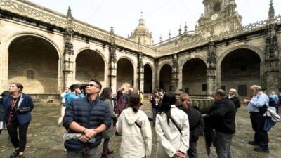 Santiago: Cathedral & Museum Tour + Pórtico of Glory Option - Starting at Praza do Obradoiro (the postcard square that sets the tone)