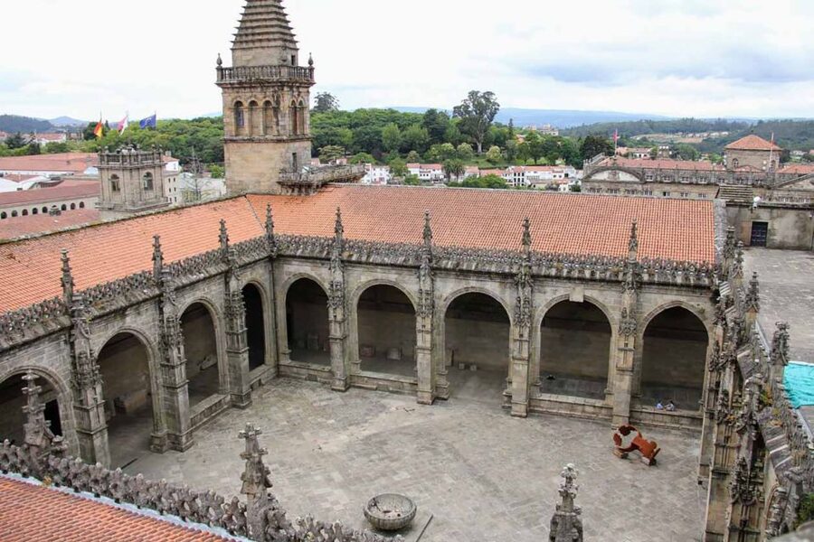 Santiago: Cathedral & Museum Tour + Pórtico of Glory Option - The Botafumeiro element: why this place feels different