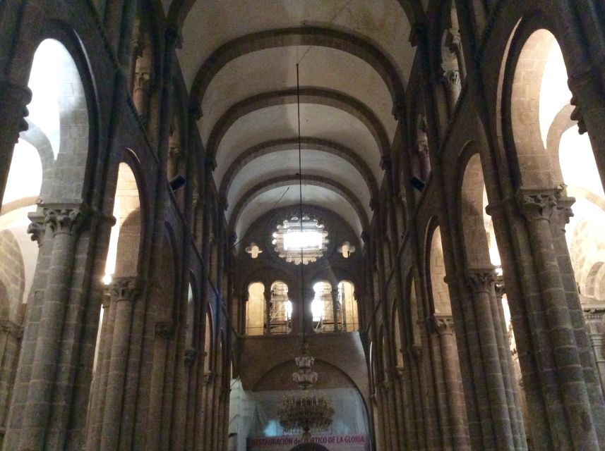 Santiago de Compostela Cathedral and Museum Guided Tour - What “small group” really means in a crowded cathedral