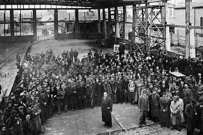 Schindler's Factory in Krakow: Guided Tour & Skip the Line Ticket - Skip-the-line access at Lipowa 4 (and why timing matters)