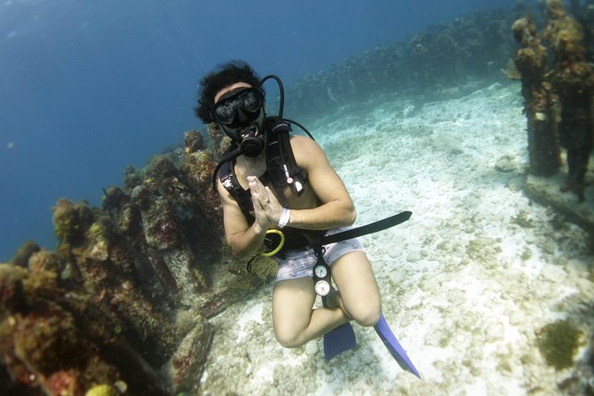 Scuba diving at MUSA the underwater museum for certified divers - Manchones reef: where the day gets more reef-y