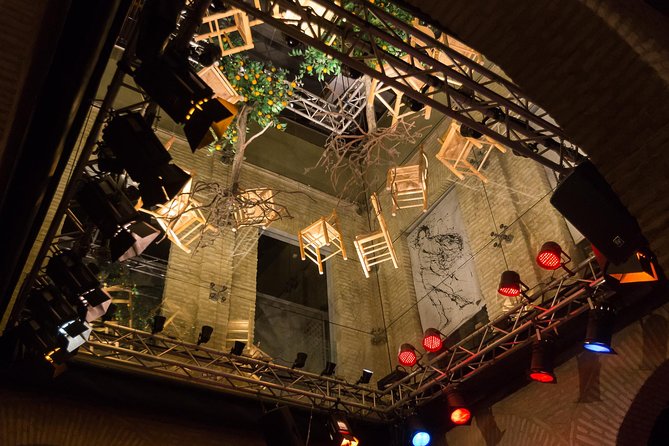 Seville: Puro Flamenco Show - Museo del Baile Flamenco - The one-hour show: dancers, singers, and live guitar in sync