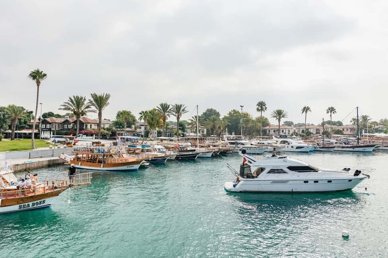 Side: Scuba Diving, Underwater Museum, 2 Dives incl. Lunch - Lunch on board: the break that keeps the day moving