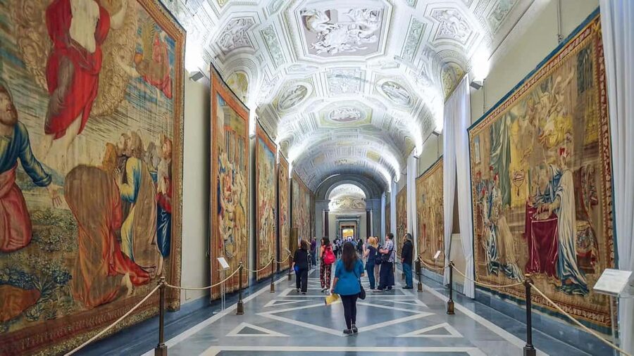 Skip-the-Line Entry Tickets Vatican Museums & Sistine Chapel - The Host and Self-Guided Reality: Helpful Support, No Commentary