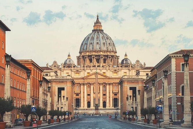 Skip-the-Line Ticket with Host - Vatican Museums & Sistine Chapel - Entering the Vatican Museums: How the Skip-the-Line Part Works