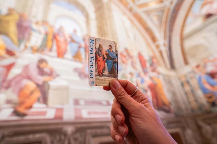 Skip-the-Line Vatican Museum, Sistine Chapel & Basilica Tour - Meeting point: how to find your guide without stress