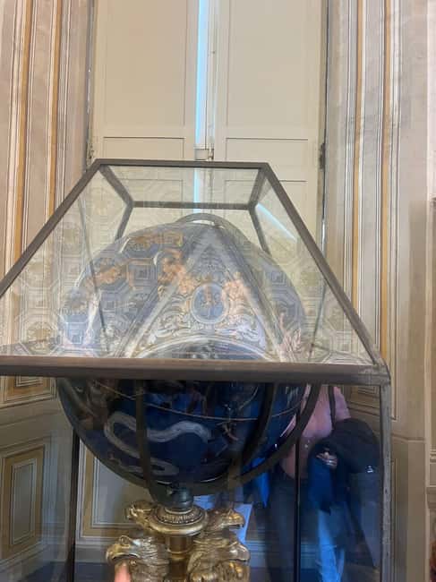 Skip-The-Ticket Line-Vatican Museum & Sistine Chapel - Art galleries of famous painters: why self-guided works here