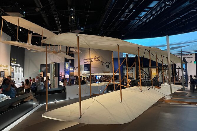 Smithsonian Museums Walking Tour with Reserved Air & Space Entry - Walking pace, seating options, and how to protect your energy