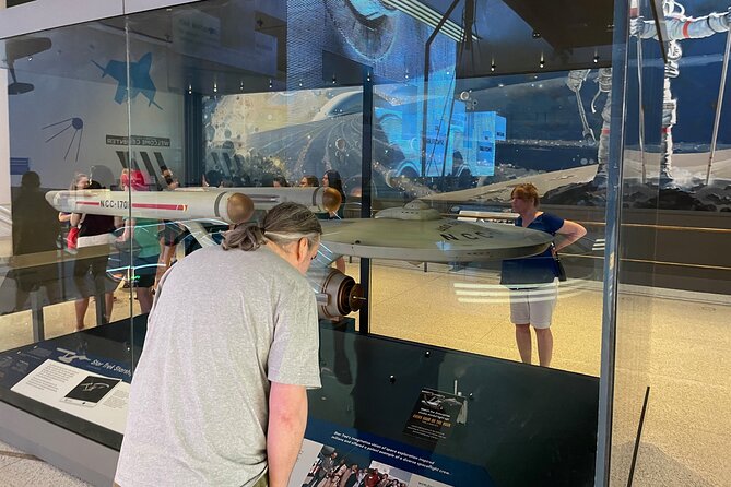Smithsonian Museums Walking Tour with Reserved Air & Space Entry - Should you book this Smithsonian Highlights tour?