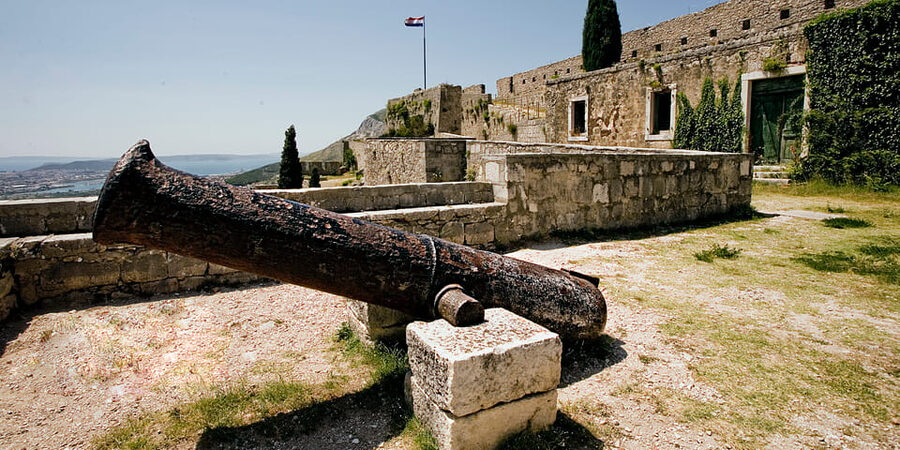 Split: Klis Fortress GOT and Olive Museum Entry Tickets - Klis Fortress at Your Pace: Game of Thrones Vibes and Real Strategic Views
