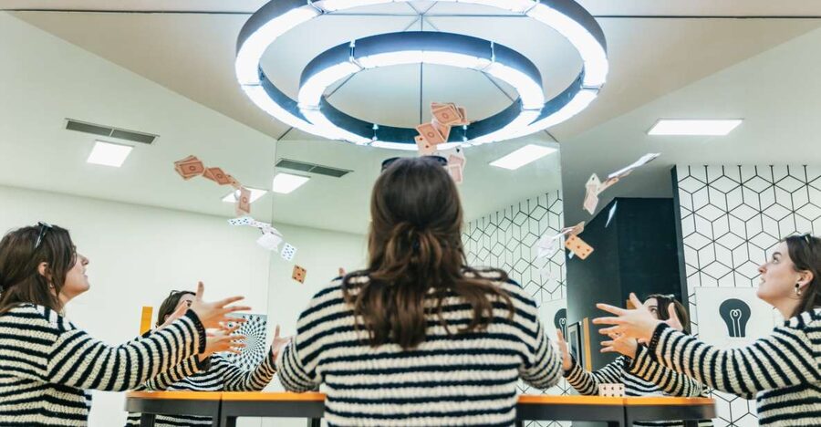 Split: Museum of Illusions Entrance Ticket - Rooms with theatrical surprises: trays, ceilings, and brain games