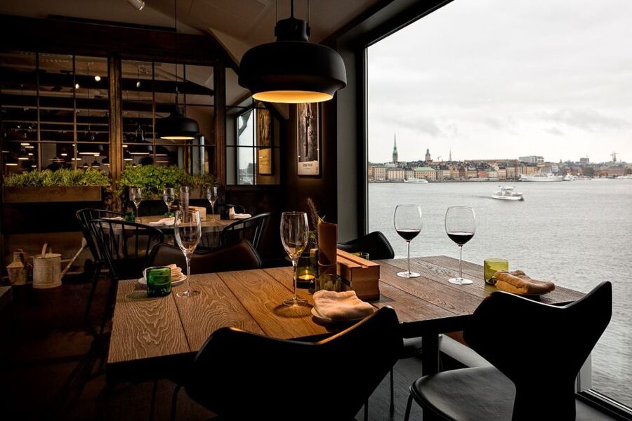 Stockholm: Fotografiska Museum Entrance Ticket - A smart 1-day plan for wandering the galleries