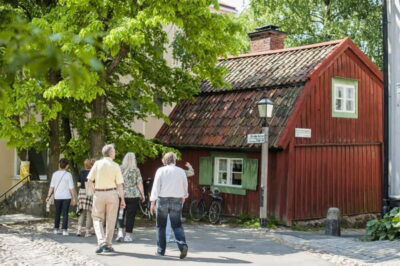 Stockholm: Old Town & Vasa Museum Skip-the-Line Private Tour - Meeting at Stortorget: start in the heart of Gamla Stan