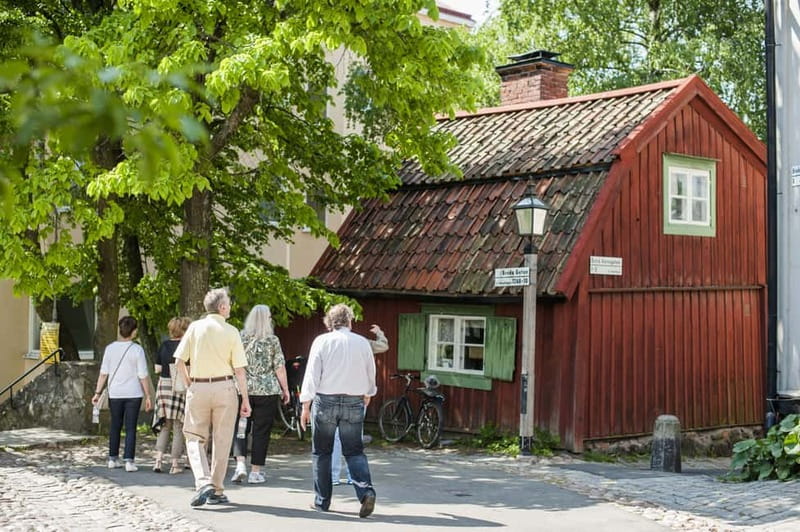 Stockholm: Old Town & Vasa Museum Skip-the-Line Private Tour - Meeting at Stortorget: start in the heart of Gamla Stan