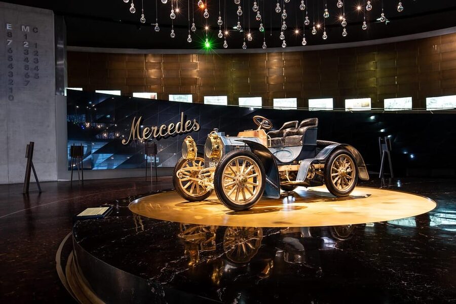 Stuttgart: Mercedes-Benz Museum Entry Ticket - Following the “Legend” and “Collection” Tours Across 12 Rooms
