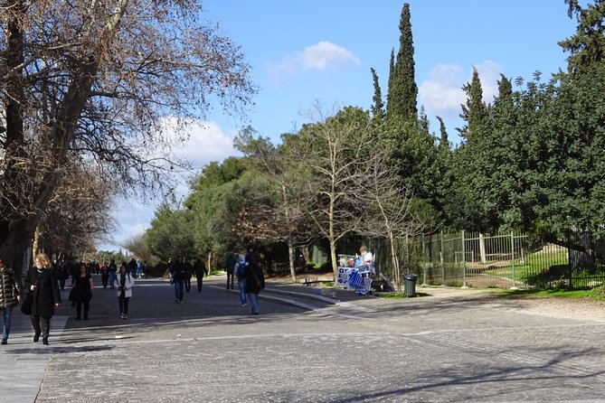 Super Saver Combo: Morning Acropolis, Museum and Afternoon Sounio - Syntagma, Plaka, and the Guided Route Up: Getting Your Bearings Fast