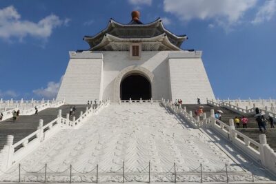 Taipei City Morning Tour with National Palace Museum entry - National Palace Museum: massive collection, fast smart stop