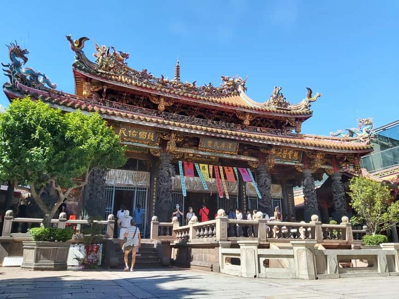 Taipei: Morning City Tour with National Palace Museum Entry - Chiang Kai-shek Memorial Hall and the changing of the guards