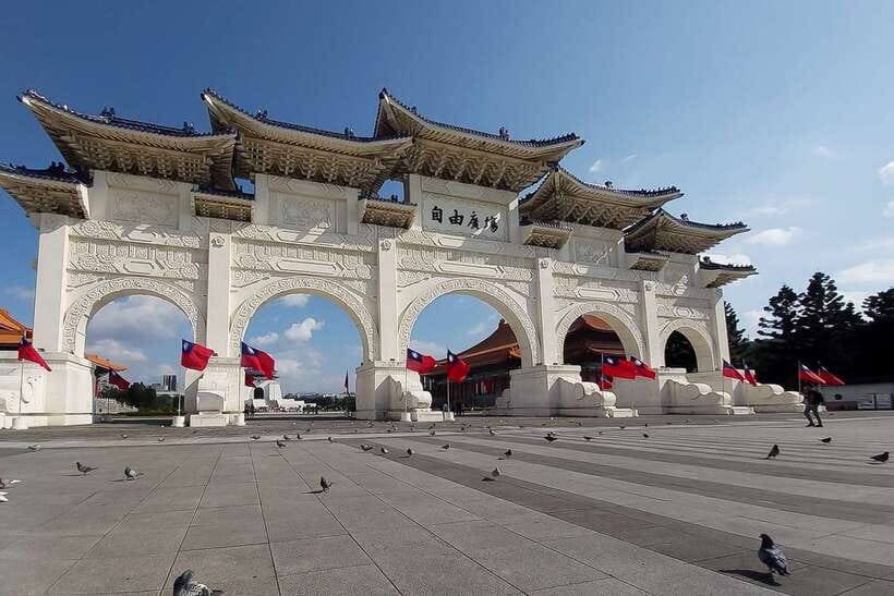 Taipei: Morning City Tour with National Palace Museum Ticket - Price and what you’re really paying for ($53 per person)