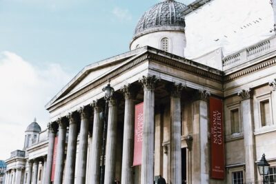 The National Gallery of London - Exclusive Guided Museum Tour - Trafalgar Square meeting point: where the tour energy starts