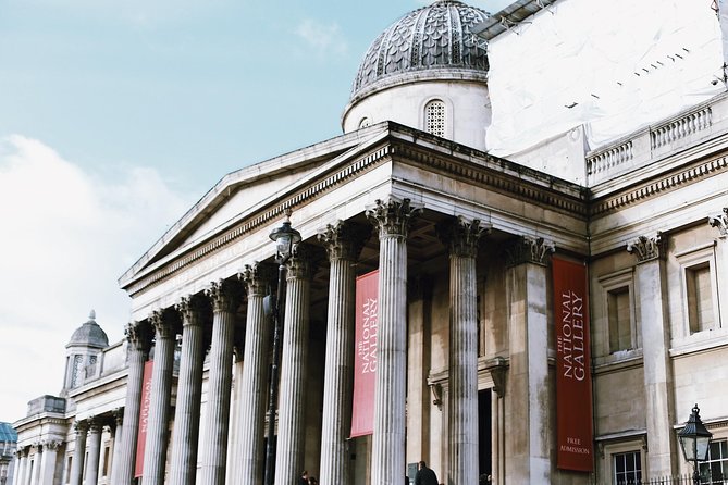 The National Gallery of London - Exclusive Guided Museum Tour - Trafalgar Square meeting point: where the tour energy starts