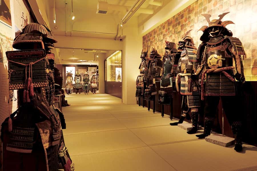 Tokyo: Samurai Ninja Museum Guided tour and Experience - Getting oriented: the exhibits that make samurai and ninja make sense