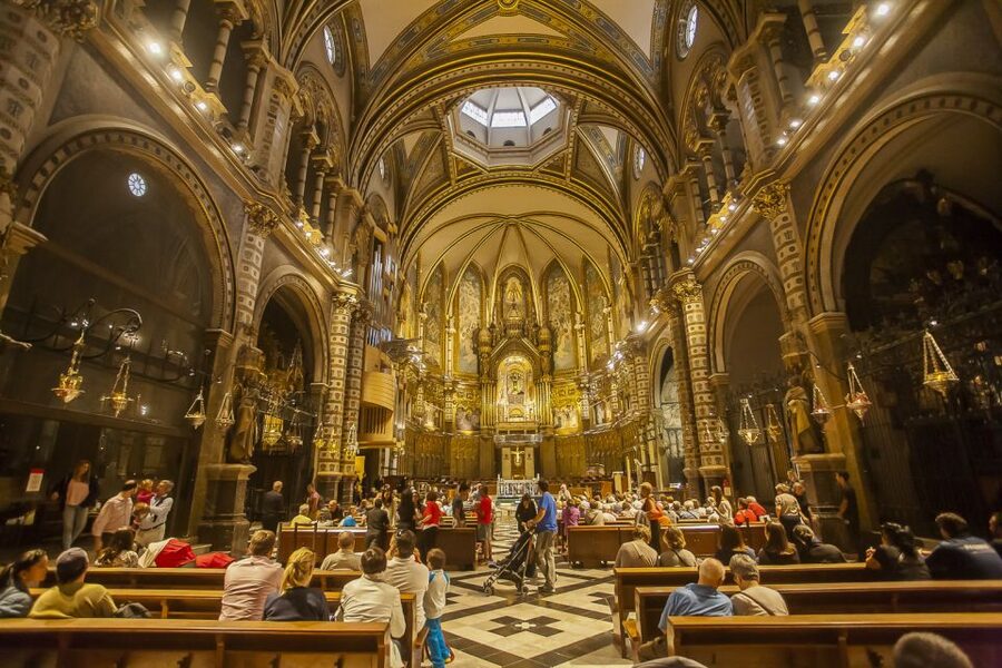 Tot Montserrat: Transport, Museum Tickets, and Lunch - Santa Cova Funicular: Reaching the Shrine Area Efficiently