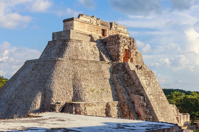Tour to Uxmal Kabah and Chocolate Museum from Mérida - Choco Story Uxmal: cocoa history plus animals and cocoa plants