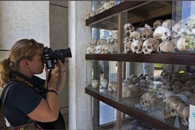 Tuol Sleng Genocide Museum (S-21) and Choeung Ek Killing Fields Tour - Pickup and meeting point: where to start in Phnom Penh