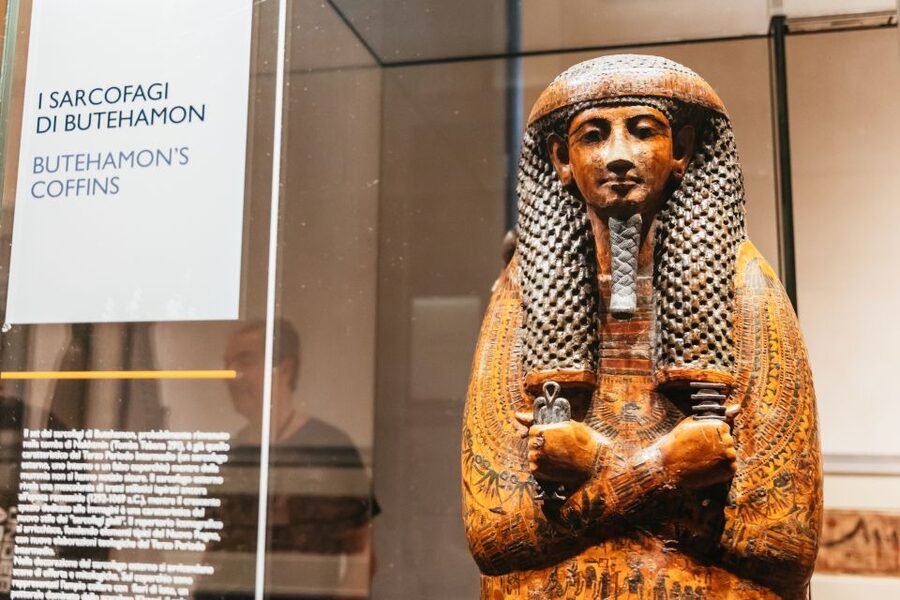 Turin: Egyptian Museum Skip-the-Line Group Tour - Meeting at Piazza Carignano and getting in fast