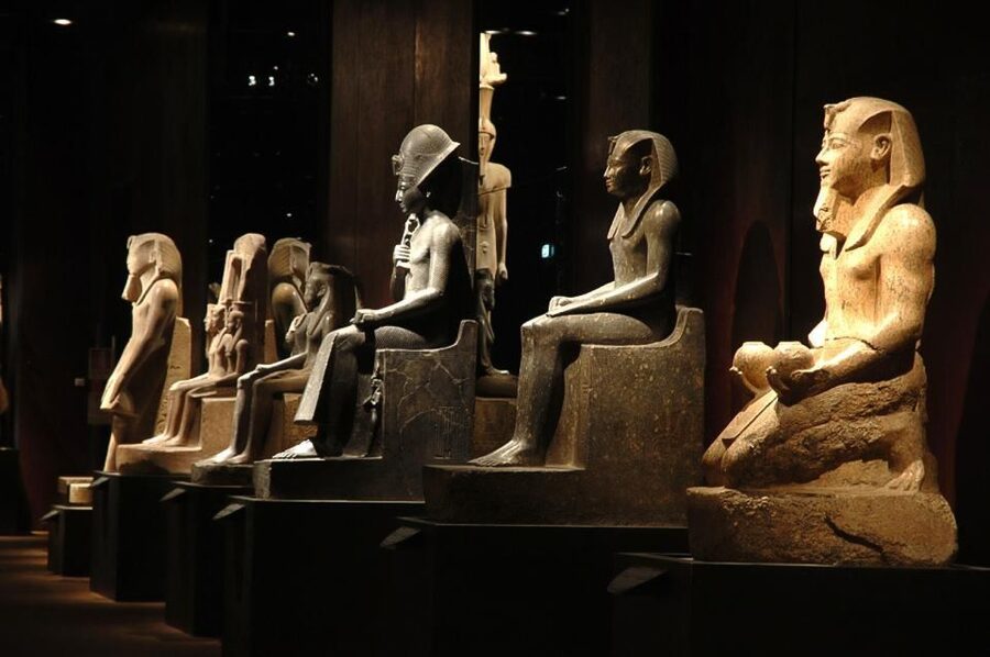Turin: Egyptian Museum Skip-the-Line Private Guided Tour - Private Guide Pacing: Salvatore’s Focus and a Kind Older Woman