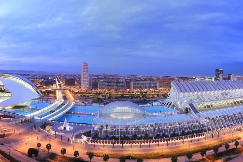 Valencia: Oceanogràfic, Hemisfèric & Science Museum Combo - Príncipe Felipe Science Museum: interactive science that doesn’t feel like homework