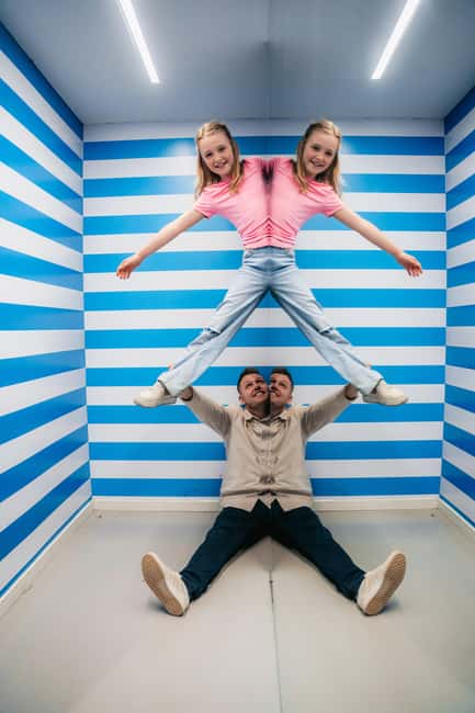 Valencia: Your Ticket to the Museum of Illusions - Photo Tips for Real Results in Valencia’s Illusions Lab