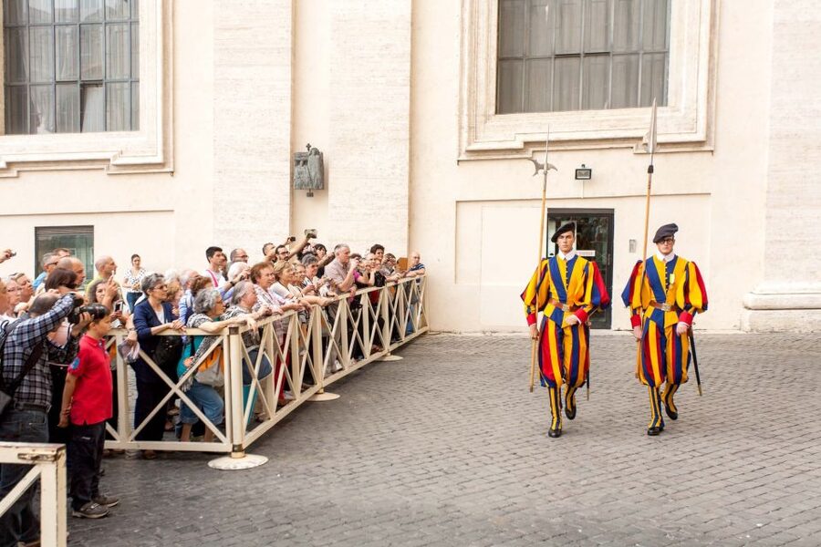 Vatican City: Skip-the-Line Vatican Museums & Sistine Chapel - Dress code and comfort: the small rules that can stop you