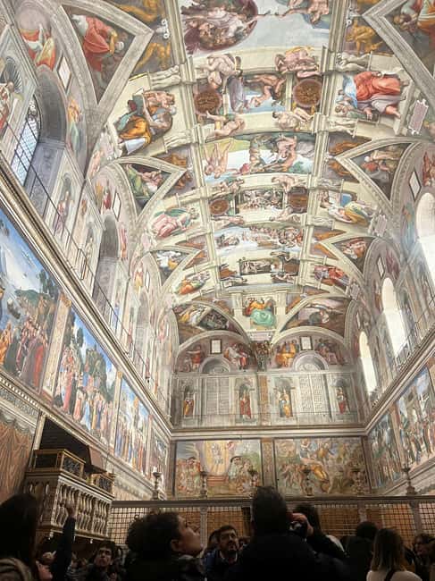 Vatican Museum & Sistine Chapel with Option Selected - The timing reality: why security can still affect your experience