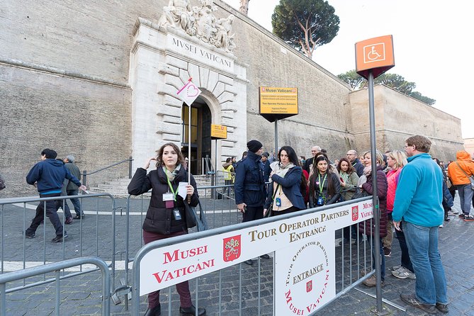 Vatican Museums and Sistine Chapel Fast-Track Tour - Sistine Chapel: How to See It Without Going Nuts