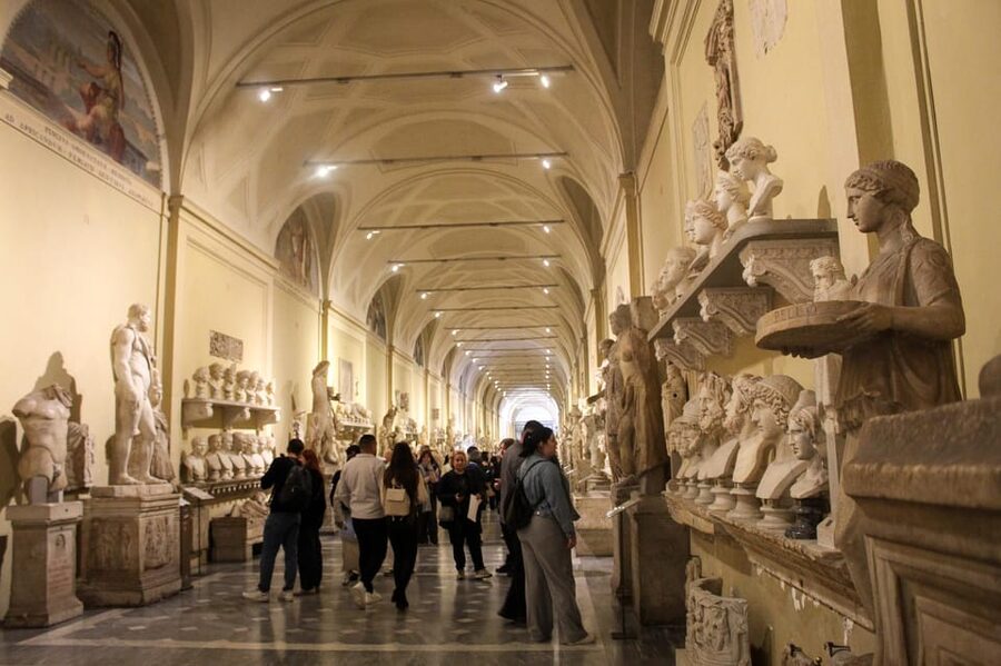 Vatican Museums, Sistine Chapel and St. Peter's Guided Tour - Meeting at Inside Out Italy: getting started without stress