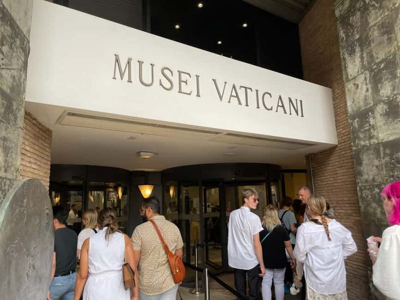 Vatican Museums, Sistine Chapel & St. Peter's Square Tour - St. Peter’s Square: Bernini and Michelangelo in real scale