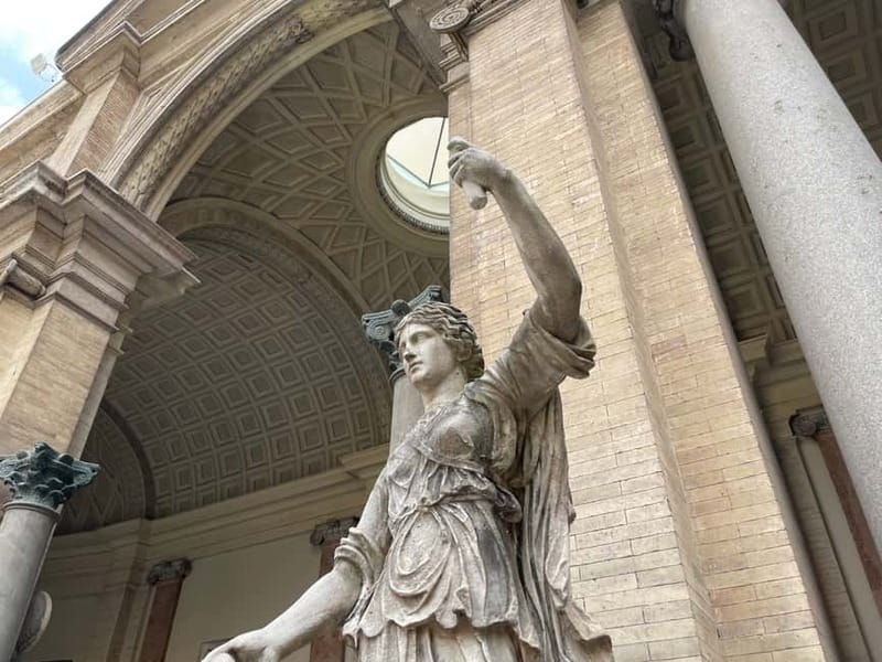 Vatican Museums, Sistine Chapel & St. Peter's Square Tour - Priority entry and a small group that actually works